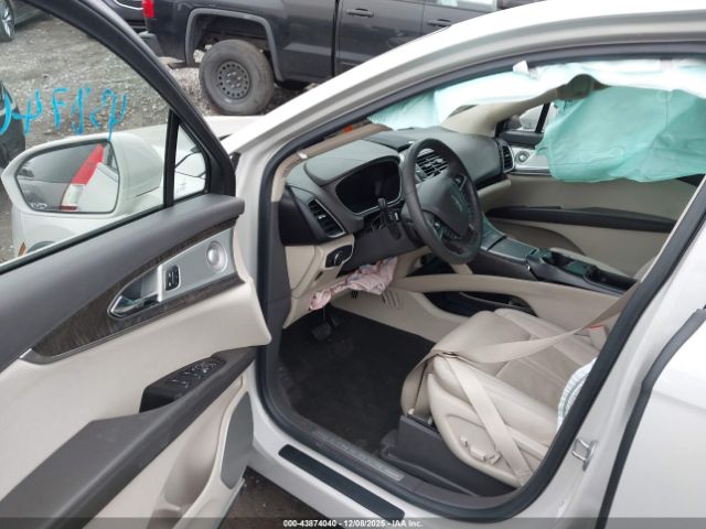 2019 LINCOLN NAUTILUS 2LMPJ8LP8KBL32627 Photo 4