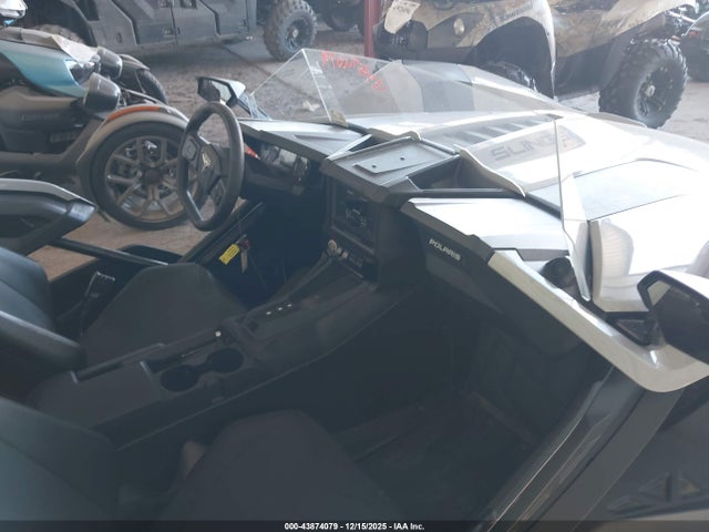 2022 POLARIS SLINGSHOT 57XAATHD4N8148842 Photo 4