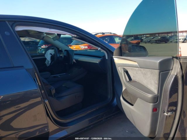 2024 TESLA MODEL Y 7SAYGDEE1RA271982 Photo 4