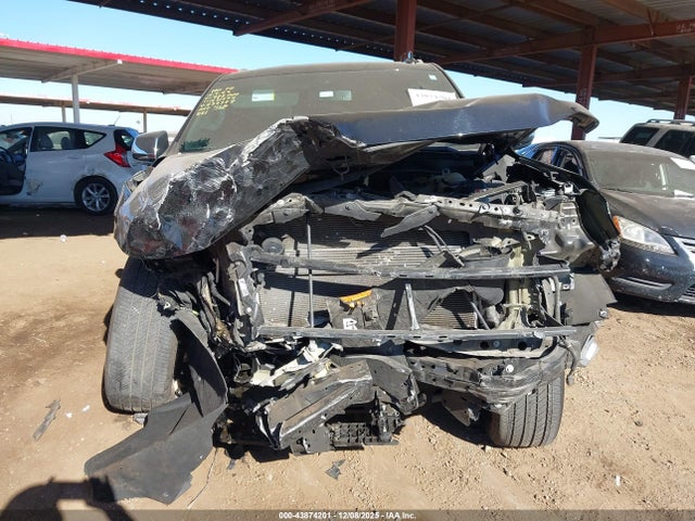 1GNSKFKDXNR233383 Chevrolet Suburban 4wd Premier