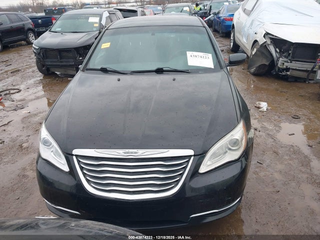 43874223 :رقم المزاد ، 1C3CCBBB7EN171583 vin ، 2014 Chrysler 200 Touring مزاد بيع