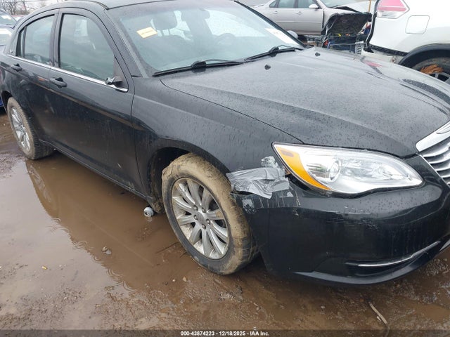 43874223 :رقم المزاد ، 1C3CCBBB7EN171583 vin ، 2014 Chrysler 200 Touring مزاد بيع
