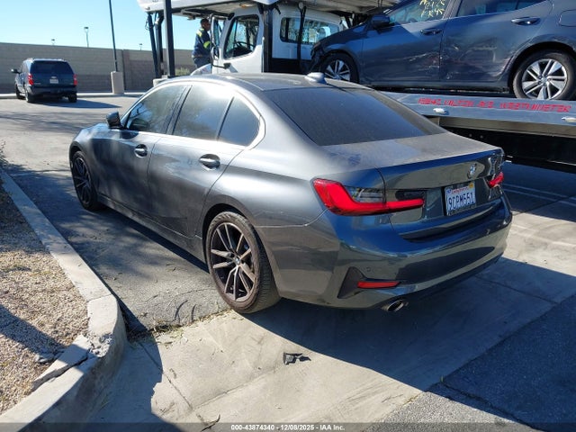 2019 BMW 330I 3MW5R1J57K8B02087 Photo 2