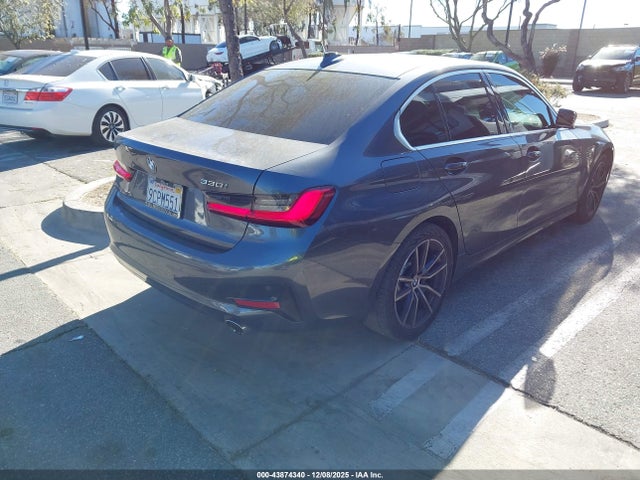 2019 BMW 330I 3MW5R1J57K8B02087 Photo 3