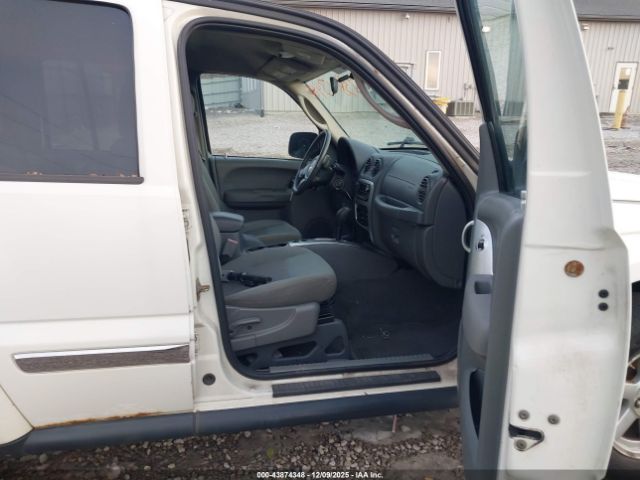 2005 JEEP LIBERTY 1J4GL58K05W720079 Photo 4