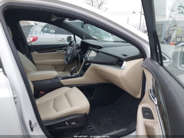 2017 CADILLAC XT5 1GYKNARS6HZ107642 Photo 4