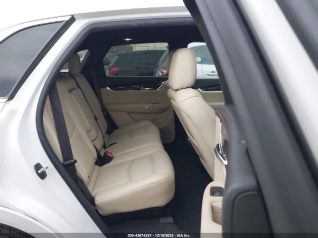 2017 CADILLAC XT5 1GYKNARS6HZ107642 Photo 7