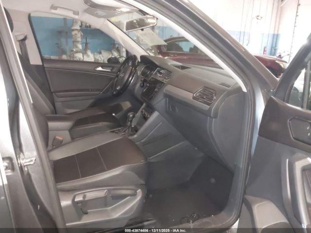 2018 VOLKSWAGEN TIGUAN 3VV3B7AXXJM088406 Photo 4