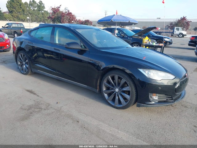 2013 TESLA MODEL S 5YJSA1DN7DFP13423 Photo 0