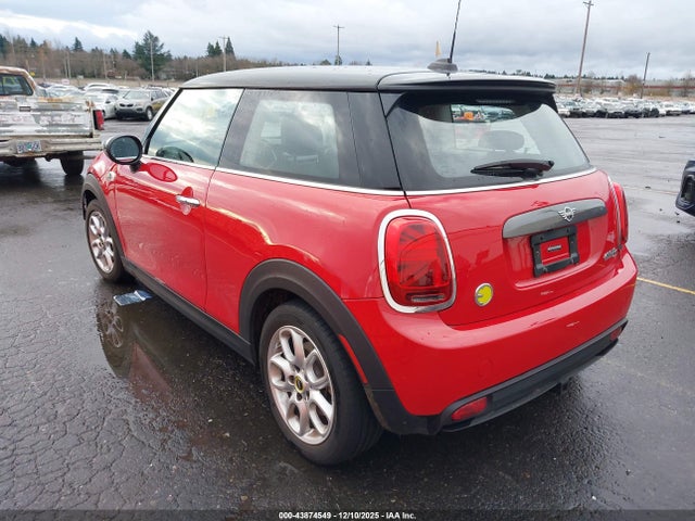2021 MINI SE HARDTOP WMWXP3C03M2N26959 Photo 2