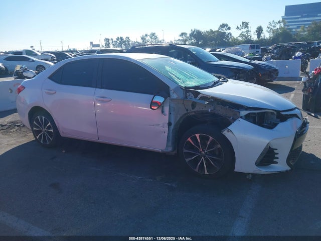 Toyota COROLLA SE 2017 5YFBURHE5HP625027 Image 13