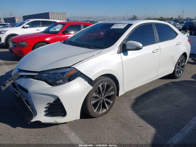 Toyota COROLLA SE 2017 5YFBURHE5HP625027 Image 2