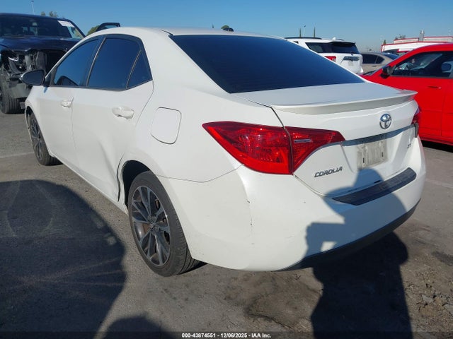 Toyota COROLLA SE 2017 5YFBURHE5HP625027 Image 3