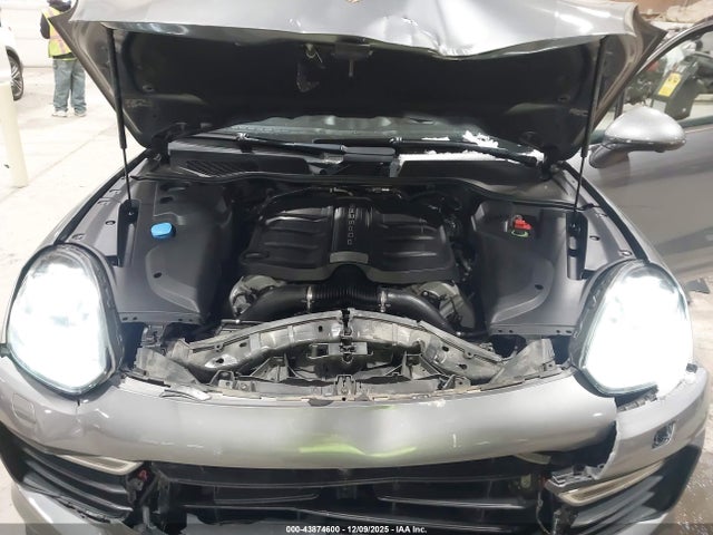 2018 PORSCHE CAYENNE WP1AD2A28JLA80991 Photo 9