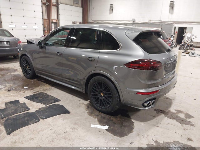 2018 PORSCHE CAYENNE WP1AD2A28JLA80991 Photo 2