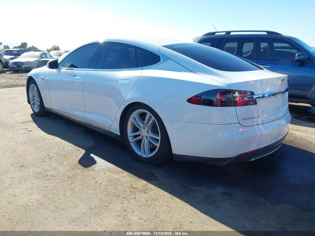 2013 TESLA MODEL S 5YJSA1CN9DFP05258 Photo 2