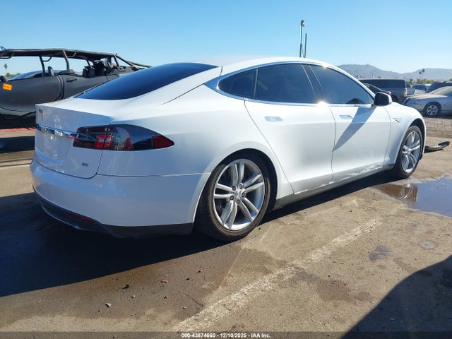 2013 TESLA MODEL S 5YJSA1CN9DFP05258 Photo 3