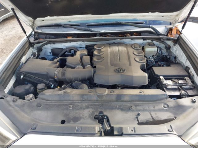 2018 TOYOTA 4RUNNER JTEBU5JR2J5595120 Photo 9