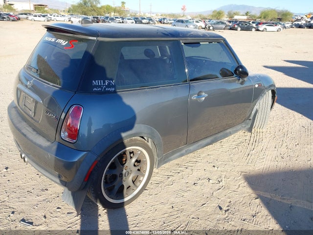 2006 MINI COOPER S WMWRE33526TN28659 Photo 3