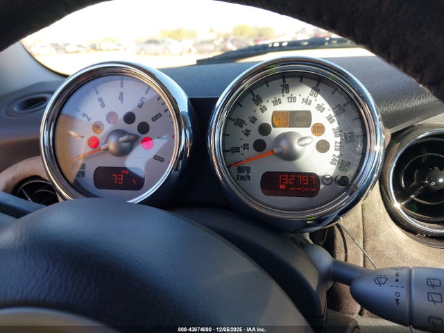 2006 MINI COOPER S WMWRE33526TN28659 Photo 6