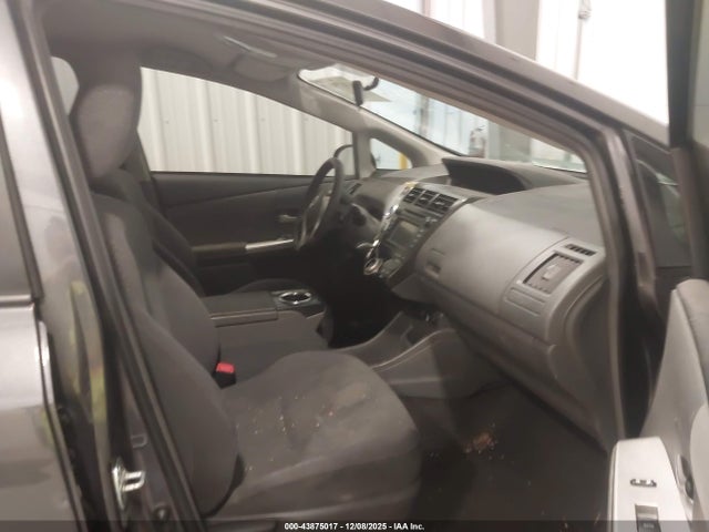 Toyota Prius V Three 2014 JTDZN3EU7EJ002352 Image 5