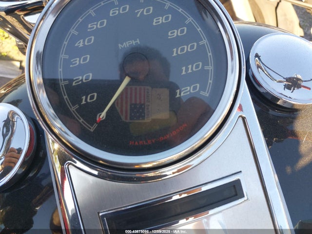 2019 HARLEY-DAVIDSON FLHR 1HD1FBC14KB654928 Photo 6