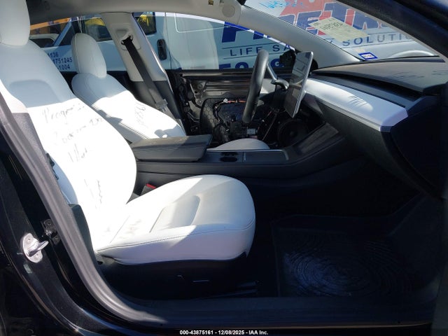 2021 TESLA MODEL 3 5YJ3E1EB4MF013243 Photo 4