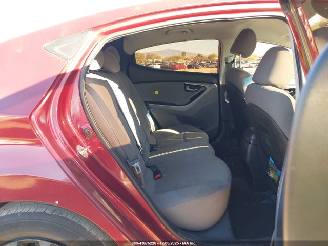 5NPDH4AE6GH736496 Hyundai ELANTRA SE