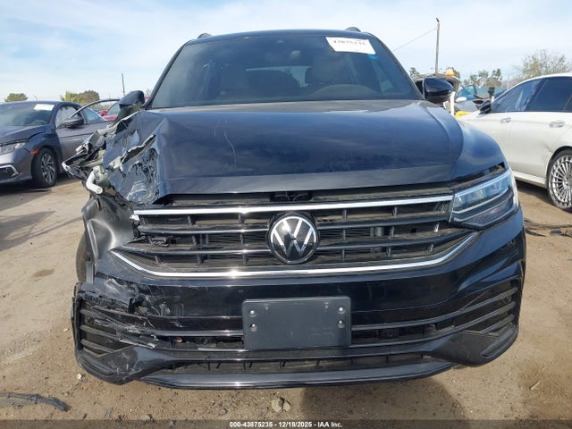 2023 Volkswagen Tiguan 2.0t Se R-line Black მანქანა იყიდება აუქციონზე, vin: 3VVCB7AX4PM138015, აუქციონის ნომერი: 43875235
