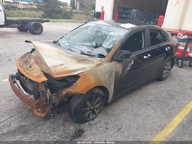43875255 :رقم المزاد ، 3KPA24AD3NE504726 vin ، 2022 Kia Rio S مزاد بيع