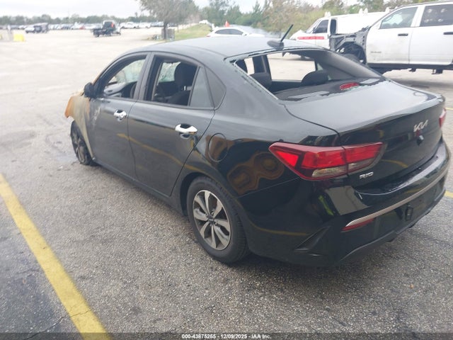 43875255 :رقم المزاد ، 3KPA24AD3NE504726 vin ، 2022 Kia Rio S مزاد بيع