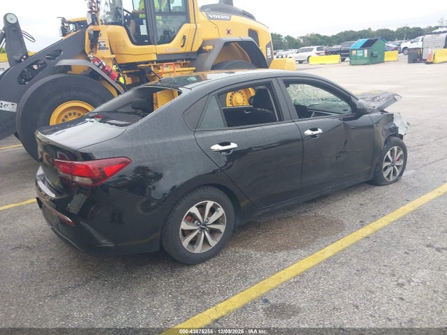 43875255 :رقم المزاد ، 3KPA24AD3NE504726 vin ، 2022 Kia Rio S مزاد بيع