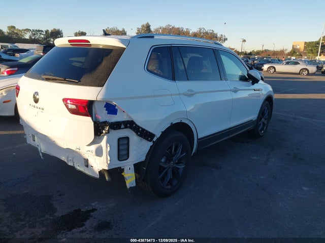 3VV3B7AX7RM082882 Volkswagen Tiguan 2.0t Se/2.0t Wolfsburg Edition