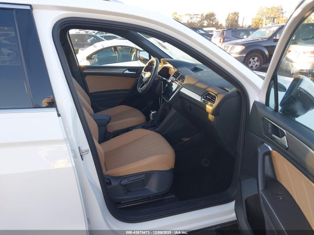3VV3B7AX7RM082882 Volkswagen Tiguan 2.0t Se/2.0t Wolfsburg Edition