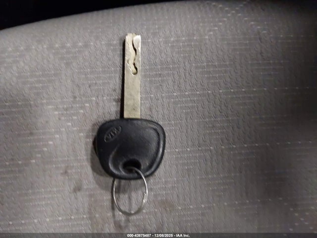 3KPA25AB0JE087967 KIA RIO LX
