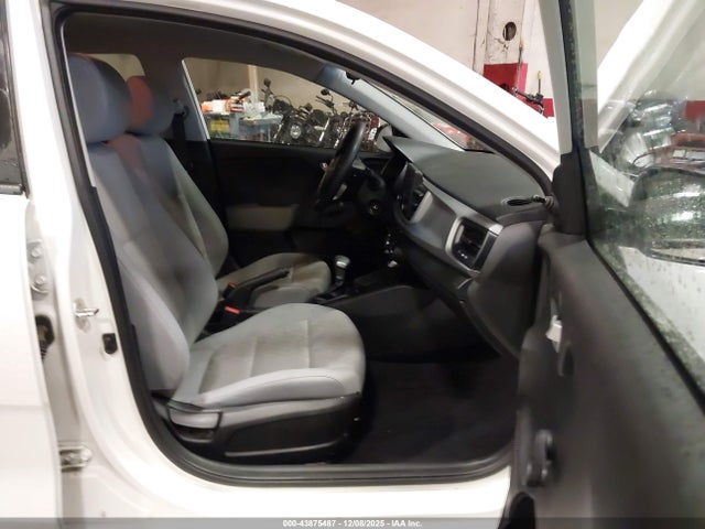 3KPA25AB0JE087967 KIA RIO LX