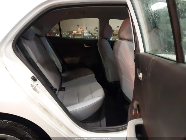 3KPA25AB0JE087967 KIA RIO LX