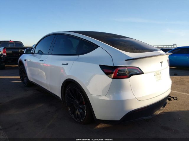 2022 TESLA MODEL Y 7SAYGDEF5NF403843 Photo 2
