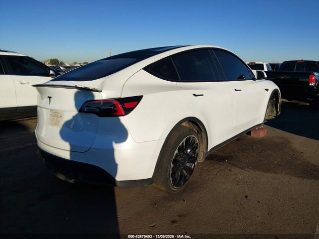 2022 TESLA MODEL Y 7SAYGDEF5NF403843 Photo 3