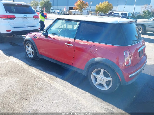 2004 MINI COOPER WMWRC33414TJ56628 Photo 2