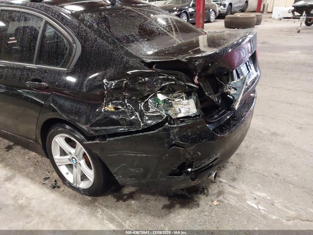 WBA3B1G59ENS77364 BMW 320i