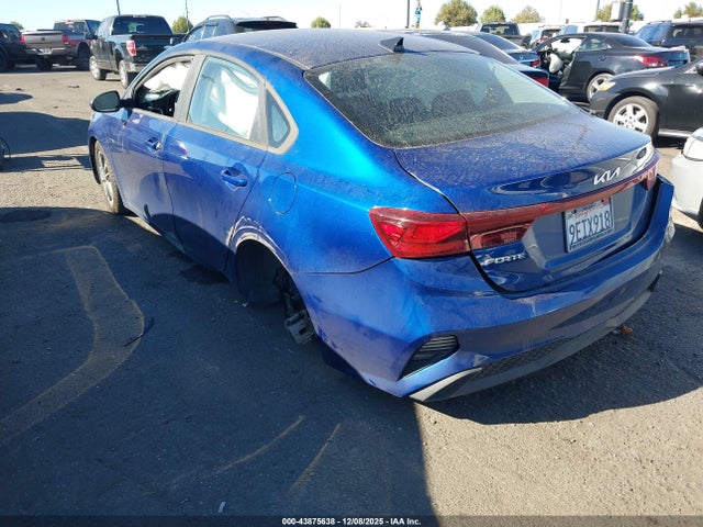 2023 KIA FORTE 3KPF24AD4PE579041 Photo 2