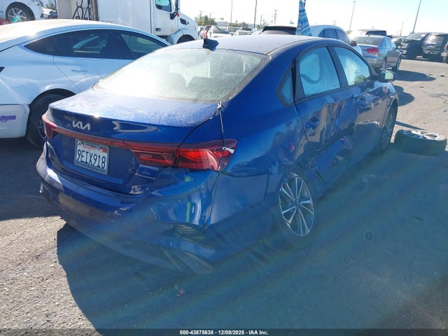 2023 KIA FORTE 3KPF24AD4PE579041 Photo 3