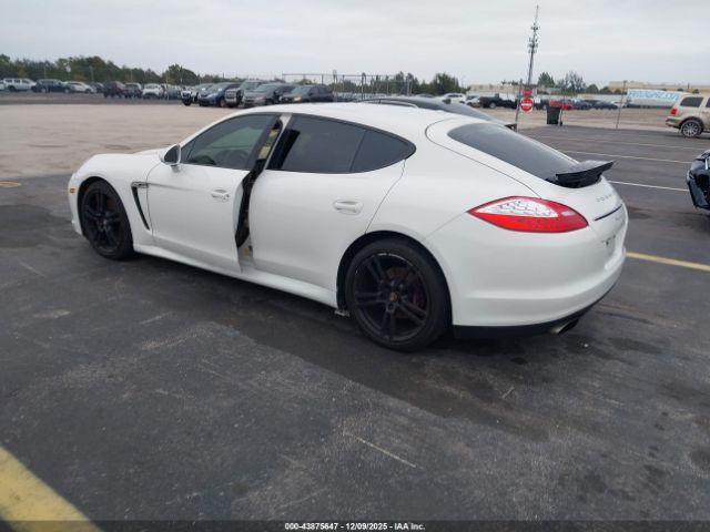 2011 PORSCHE PANAMERA WP0AA2A72BL021698 Photo 2