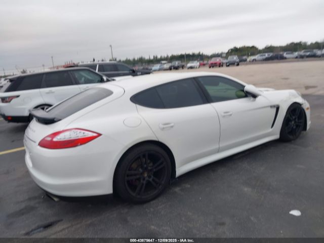 2011 PORSCHE PANAMERA WP0AA2A72BL021698 Photo 3