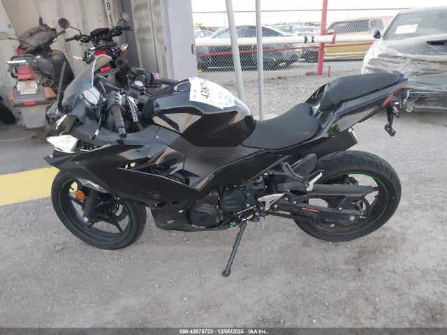 Kawasaki EX400 2023 JKAEXKH15PDAM8099 Image 13