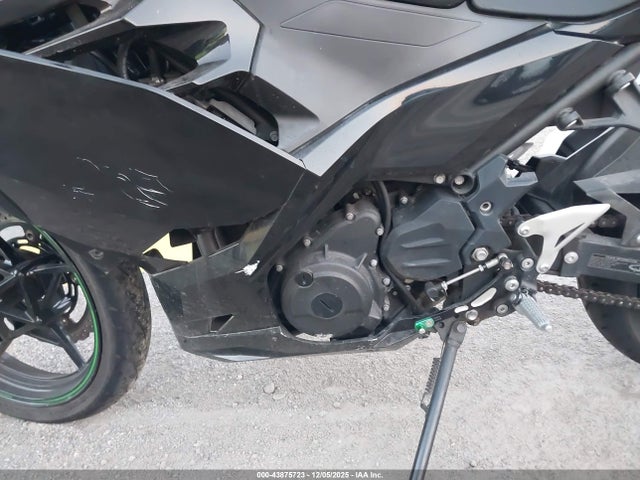 Kawasaki EX400 2023 JKAEXKH15PDAM8099 Image 9