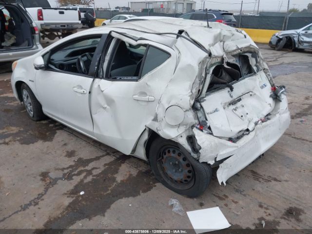 2012 TOYOTA PRIUS C JTDKDTB39C1016525 Photo 2