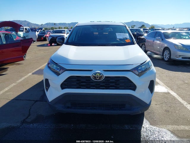 Toyota RAV4 LE 2022 2T3H1RFV3NC197001 Image 12