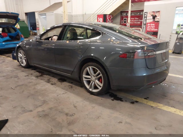 2015 TESLA MODEL S 5YJSA1H13FFP68834 Photo 2